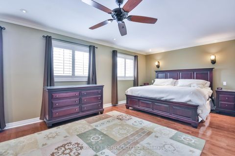 Photo 25 at 38 Camelot Square, Shore, Barrie