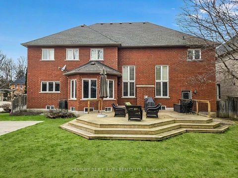 Photo 37 at 38 Camelot Square, Shore, Barrie