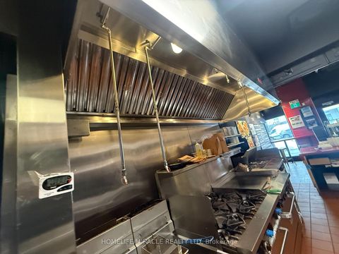 Photo 13 at 80 - 95 The Pond Road, York University Heights, Toronto