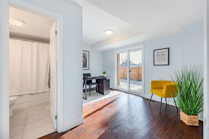 Photo 5 at 2122 Royal Gala Circle, Lakeview, Mississauga