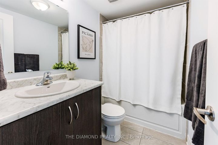 Photo 6 at 2122 Royal Gala Circle, Lakeview, Mississauga