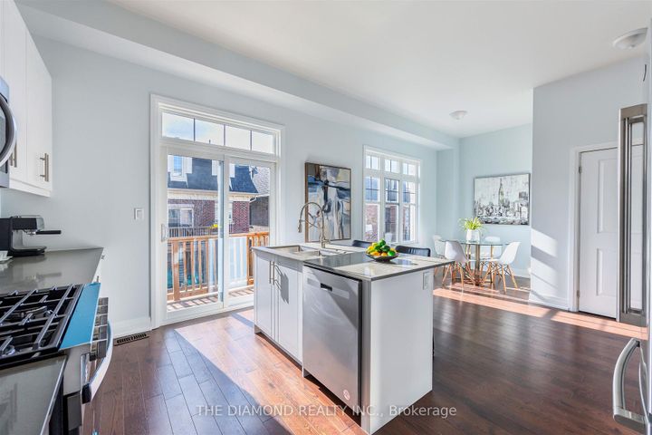 Photo 18 at 2122 Royal Gala Circle, Lakeview, Mississauga