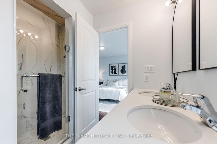 Photo 31 at 2122 Royal Gala Circle, Lakeview, Mississauga