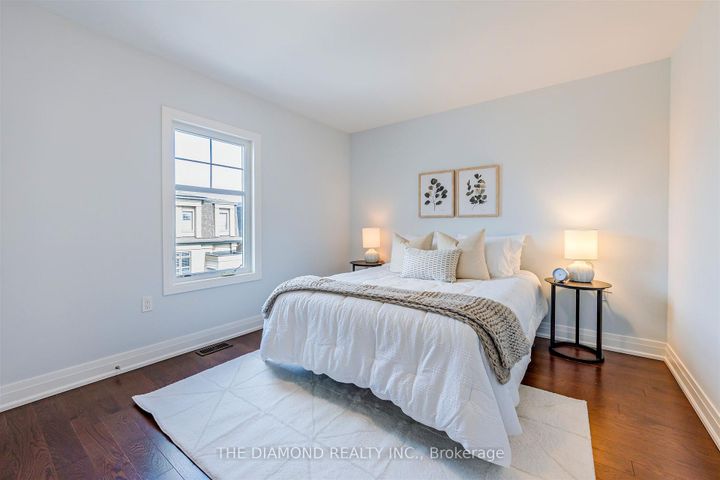 Photo 33 at 2122 Royal Gala Circle, Lakeview, Mississauga