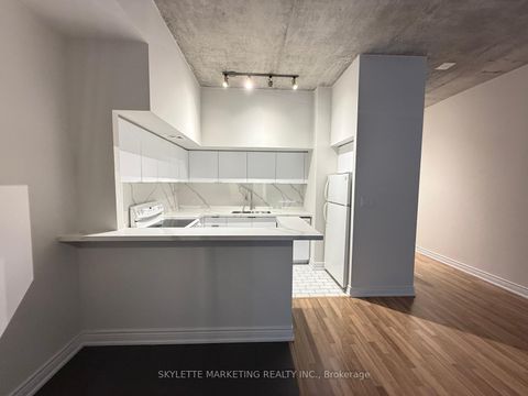 Photo 8 at 3022 - 25 The Esplanade, Waterfront Communities C8, Toronto