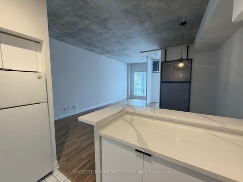 Photo 9 at 3022 - 25 The Esplanade, Waterfront Communities C8, Toronto