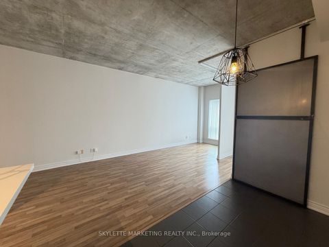 Photo 15 at 3022 - 25 The Esplanade, Waterfront Communities C8, Toronto