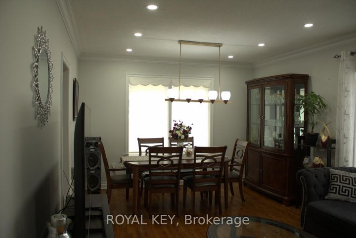 Photo 4 at 20 Kennebec Crescent, Kipling, Toronto