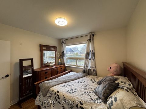 Photo 9 at 20 Kennebec Crescent, Kipling, Toronto