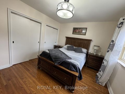 Photo 10 at 20 Kennebec Crescent, Kipling, Toronto