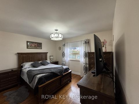 Photo 12 at 20 Kennebec Crescent, Kipling, Toronto