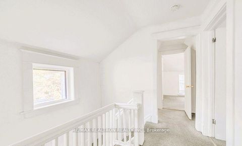 Photo 5 at 16958 Bayview Avenue, Central Newmarket, Newmarket