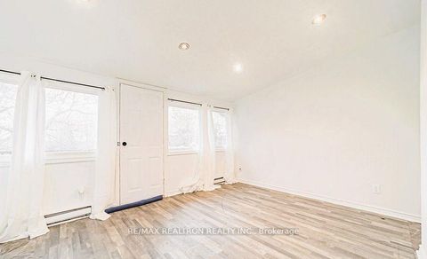 Photo 15 at 16958 Bayview Avenue, Central Newmarket, Newmarket