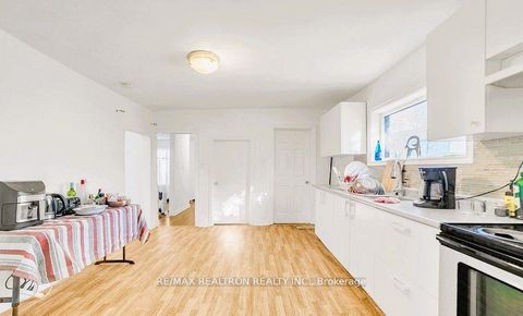 Photo 16 at 16958 Bayview Avenue, Central Newmarket, Newmarket