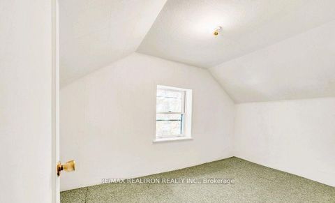 Photo 18 at 16958 Bayview Avenue, Central Newmarket, Newmarket
