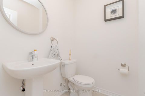 Photo 12 at 12 Globemaster Lane, Oak Ridges, Richmond Hill