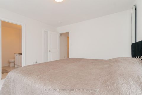 Photo 20 at 12 Globemaster Lane, Oak Ridges, Richmond Hill