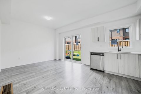 Photo 11 at 79 Gateland Drive, Painswick South, Barrie