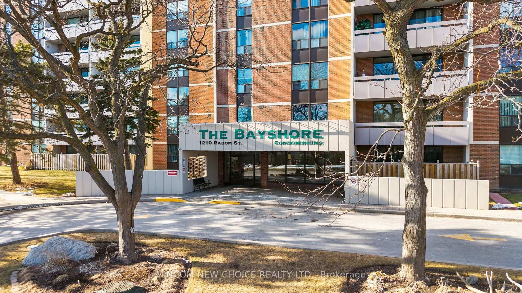 1208 - 1210 Radom Street, Bay Ridges, Pickering photo number 2