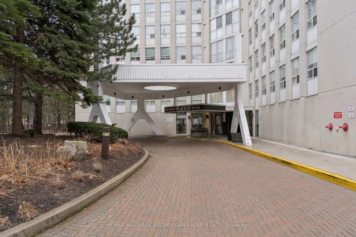 Photo 2 at 2704 - 3650 Kaneff Crescent, Mississauga Valleys, Mississauga