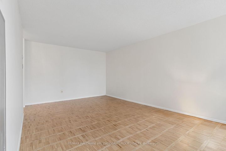 Photo 9 at 2704 - 3650 Kaneff Crescent, Mississauga Valleys, Mississauga