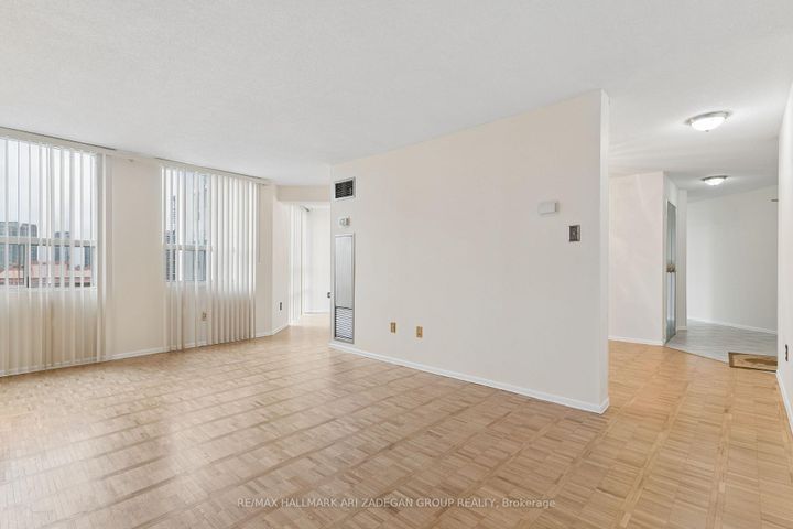 Photo 13 at 2704 - 3650 Kaneff Crescent, Mississauga Valleys, Mississauga