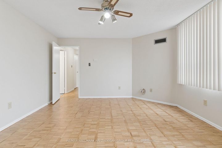 Photo 31 at 2704 - 3650 Kaneff Crescent, Mississauga Valleys, Mississauga