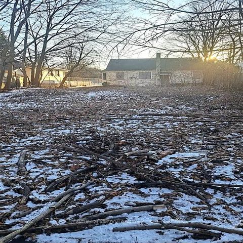 Photo 3 at 11 Centre Street, Scarborough Village, Toronto