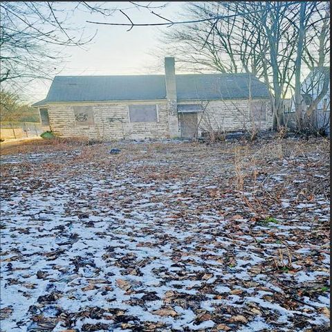 Photo 4 at 11 Centre Street, Scarborough Village, Toronto