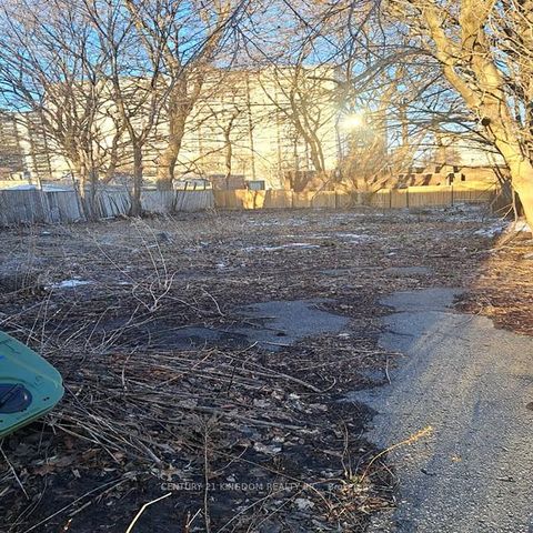 Photo 8 at 11 Centre Street, Scarborough Village, Toronto