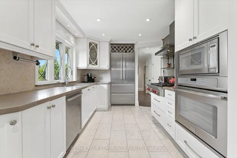 Photo 12 at 165 Clearview Heights, King City, King