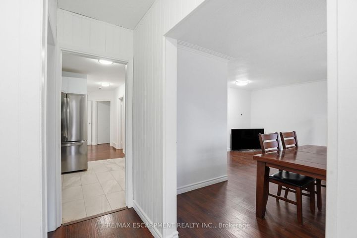 Photo 8 at 1643 Glenburnie Road, Mineola, Mississauga