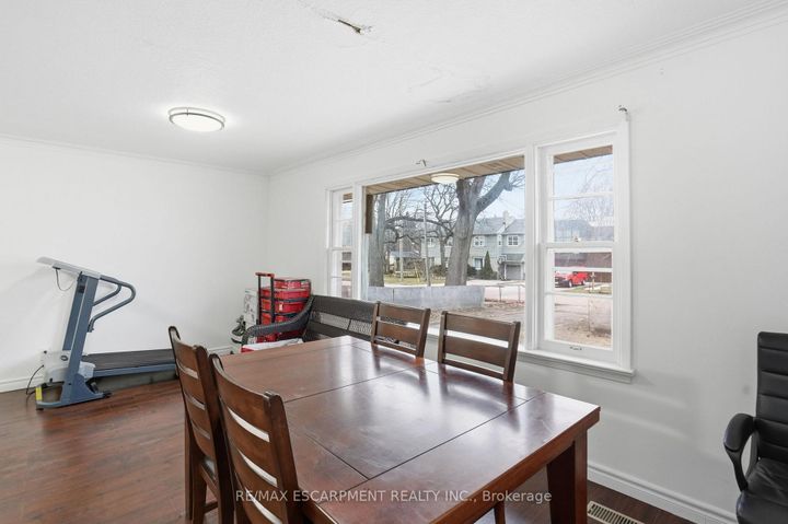 Photo 9 at 1643 Glenburnie Road, Mineola, Mississauga