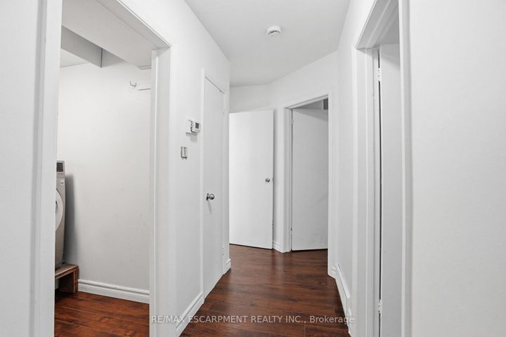 Photo 11 at 1643 Glenburnie Road, Mineola, Mississauga