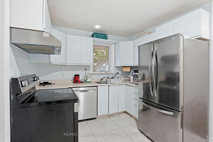 Photo 12 at 1643 Glenburnie Road, Mineola, Mississauga