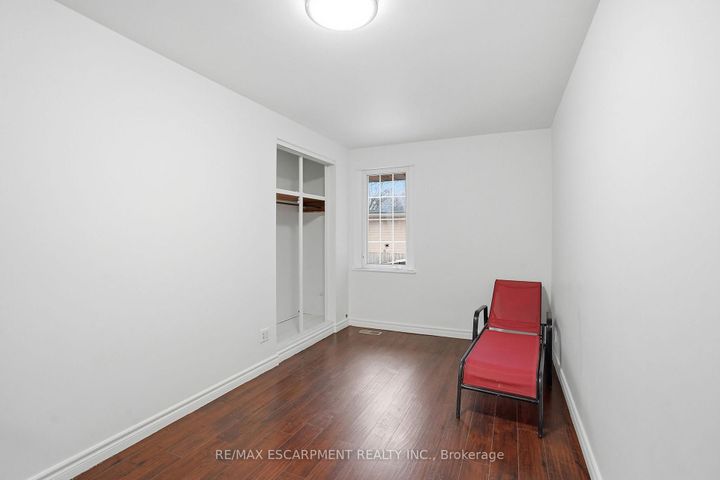 Photo 14 at 1643 Glenburnie Road, Mineola, Mississauga