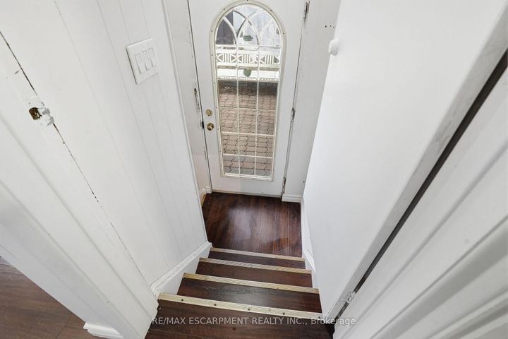 Photo 19 at 1643 Glenburnie Road, Mineola, Mississauga