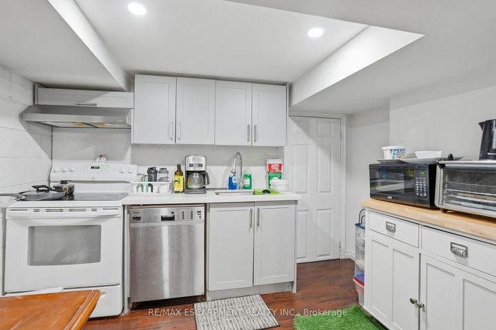 Photo 22 at 1643 Glenburnie Road, Mineola, Mississauga