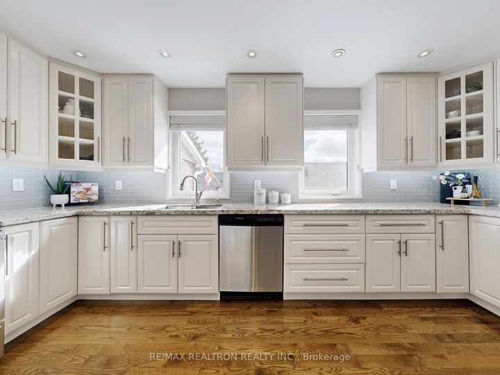 Photo 7 at 12 Hester Court, Royal Orchard, Markham