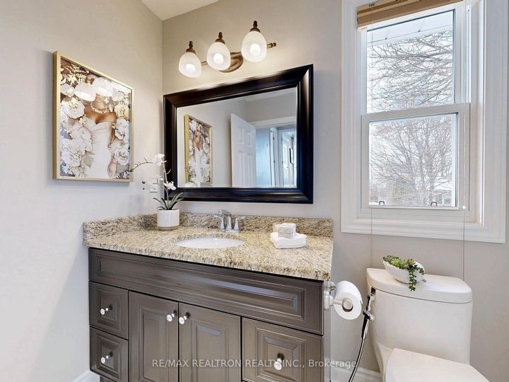 Photo 19 at 12 Hester Court, Royal Orchard, Markham