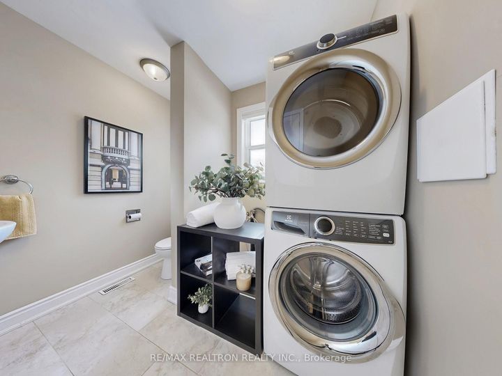 Photo 38 at 12 Hester Court, Royal Orchard, Markham