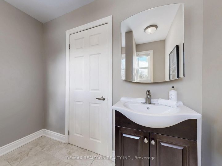 Photo 39 at 12 Hester Court, Royal Orchard, Markham