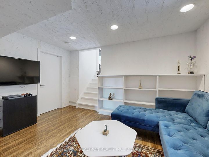 Photo 41 at 12 Hester Court, Royal Orchard, Markham