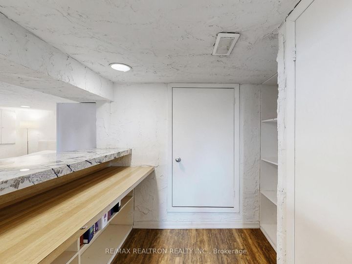 Photo 45 at 12 Hester Court, Royal Orchard, Markham