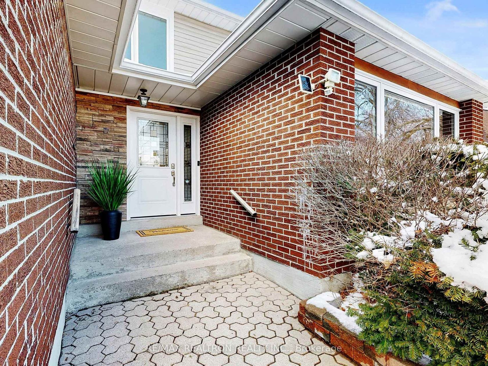 12 Hester Court, Royal Orchard, Markham 2