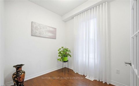 Photo 4 at 146 Beaconsfield Drive, Kleinburg, Vaughan