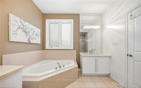 Photo 25 at 146 Beaconsfield Drive, Kleinburg, Vaughan