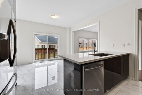 Photo 3 at 5 Valleo Street, Keswick North, Georgina