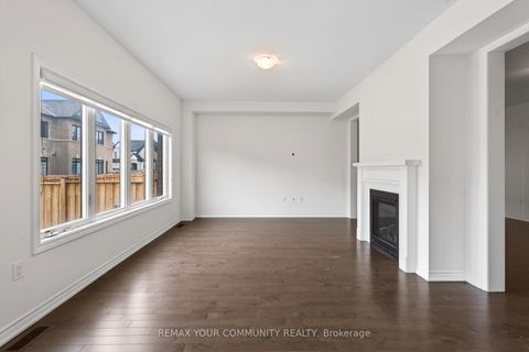 Photo 4 at 5 Valleo Street, Keswick North, Georgina