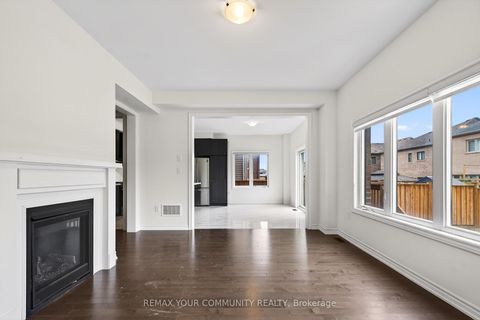 Photo 6 at 5 Valleo Street, Keswick North, Georgina